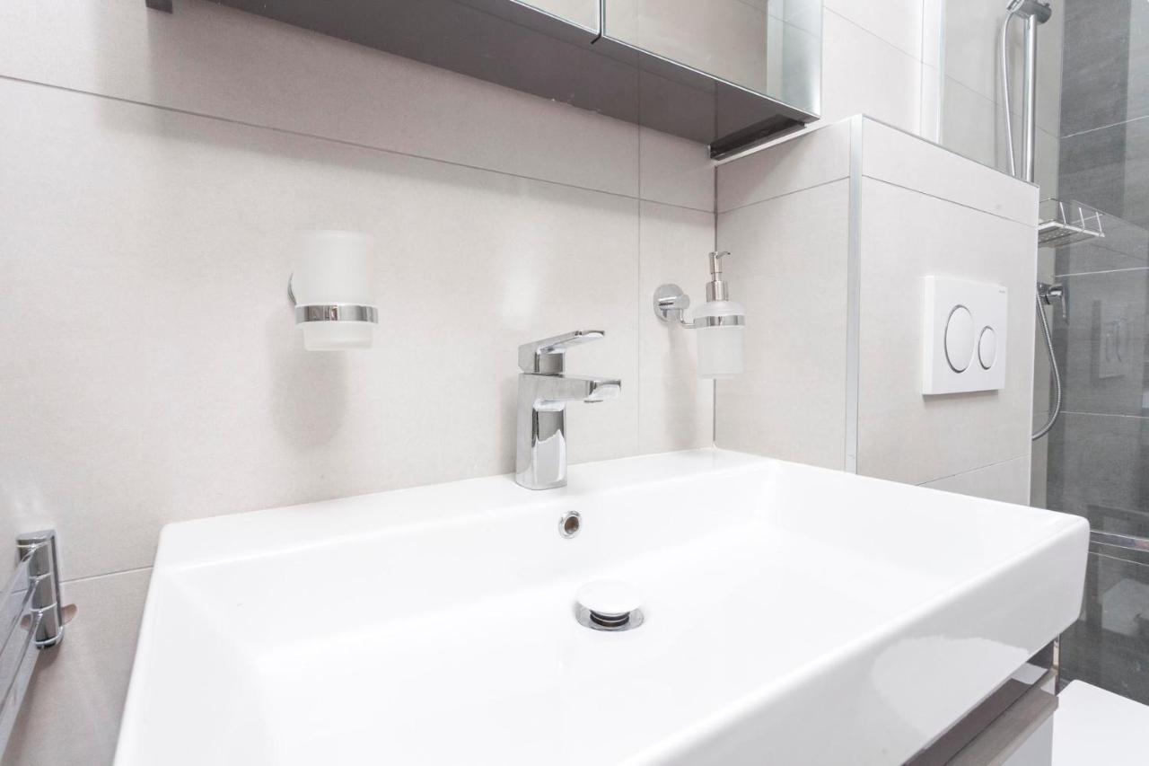 Apartmani Antiqua Živogošće Exteriör bild