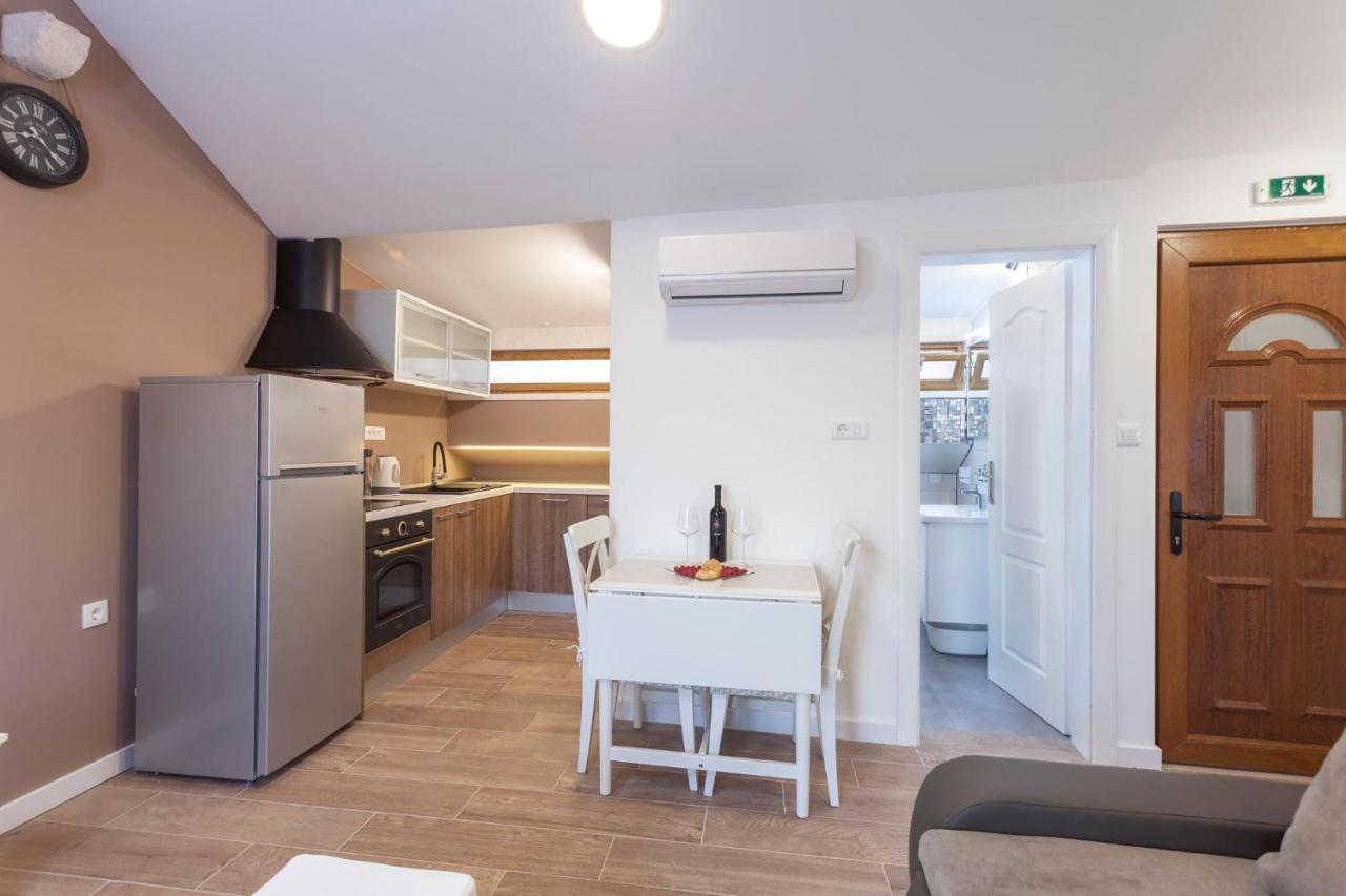 Apartmani Antiqua Živogošće Exteriör bild